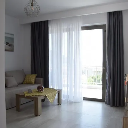 Anemoni Apartment